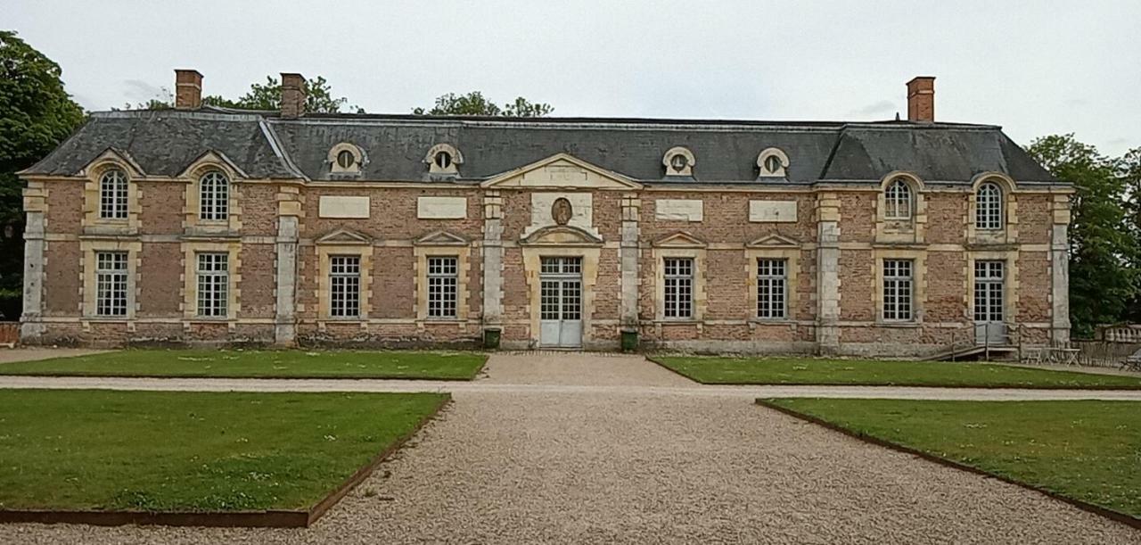 Chateau De La Ferte Saint Aubin Bed and Breakfast Exteriör bild